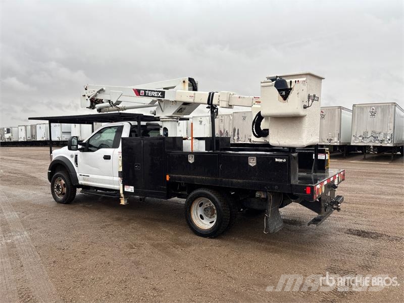 Ford F-550 Plataformas sobre camión