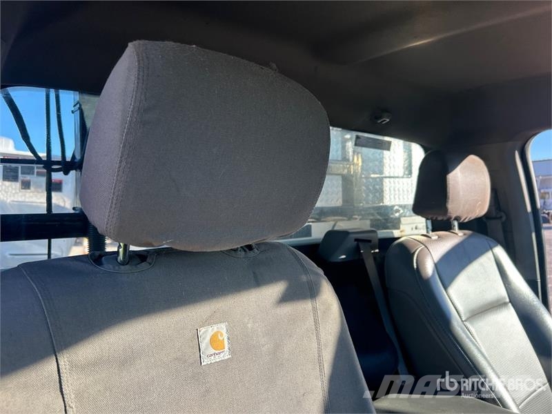 Ford F-550 Nostolava-autot