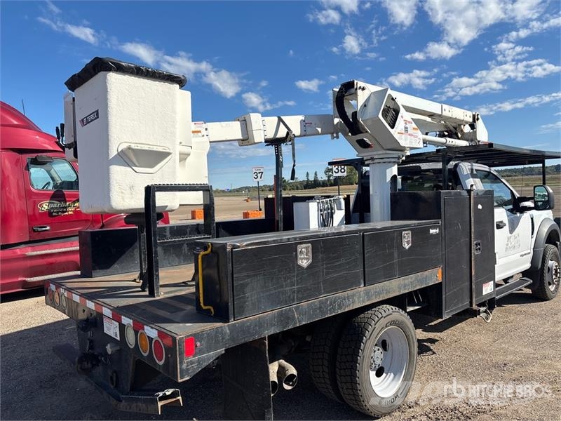 Ford F-550 Auto korpe
