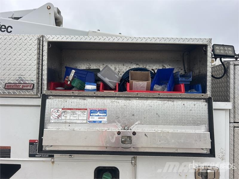 Ford F-550 Pacēlāji uz automašīnas bāzes