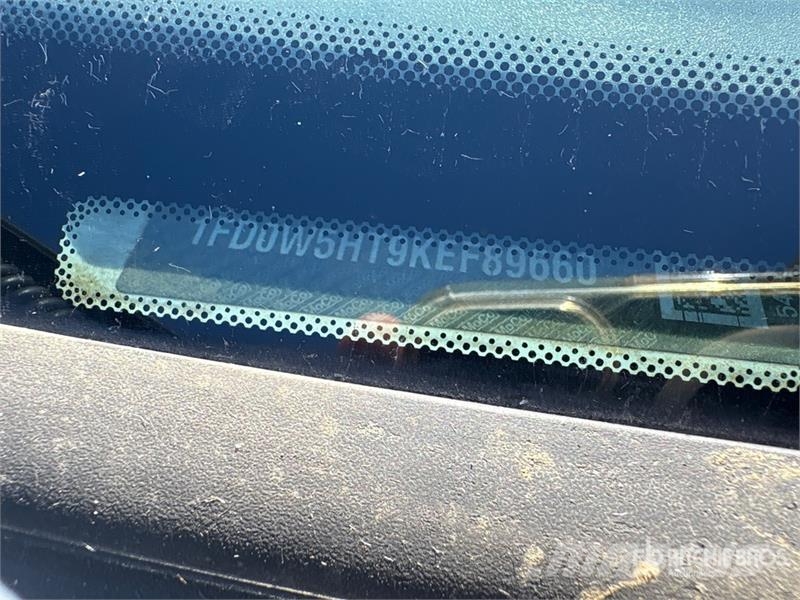 Ford F-550 Közúti karbantartó haszongépek