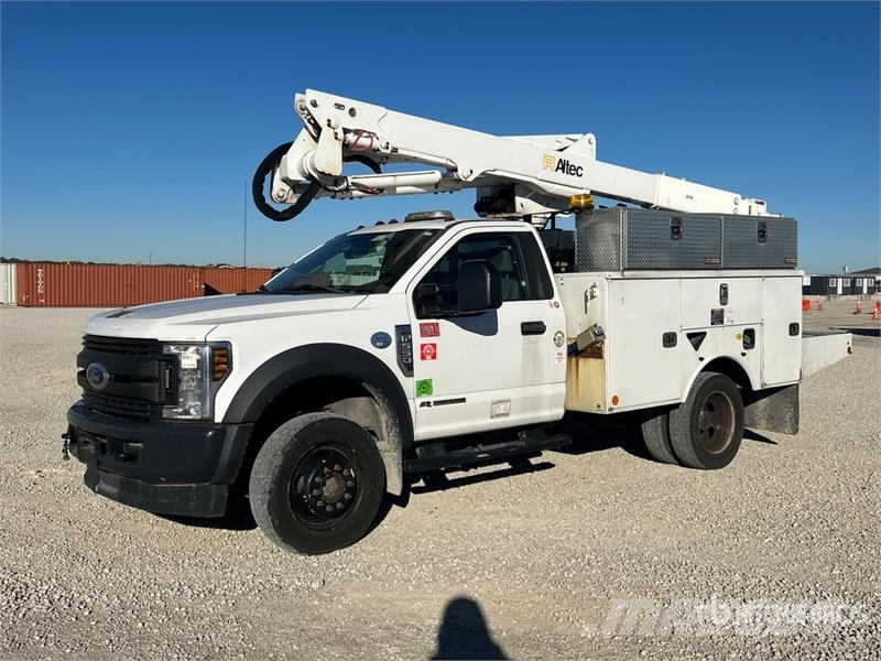 Ford F-550 Nostolava-autot