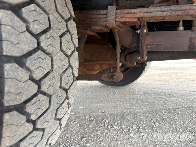 Ford F-550 卡車裝載高空作業車