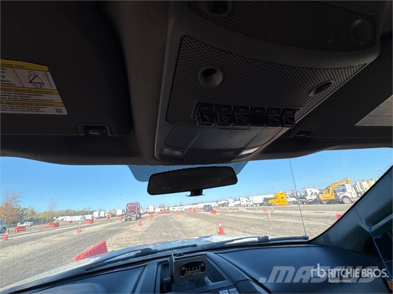 Ford F-550 Truck mounted platforms