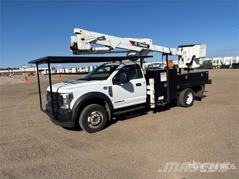 Ford F-550 Auto korpe