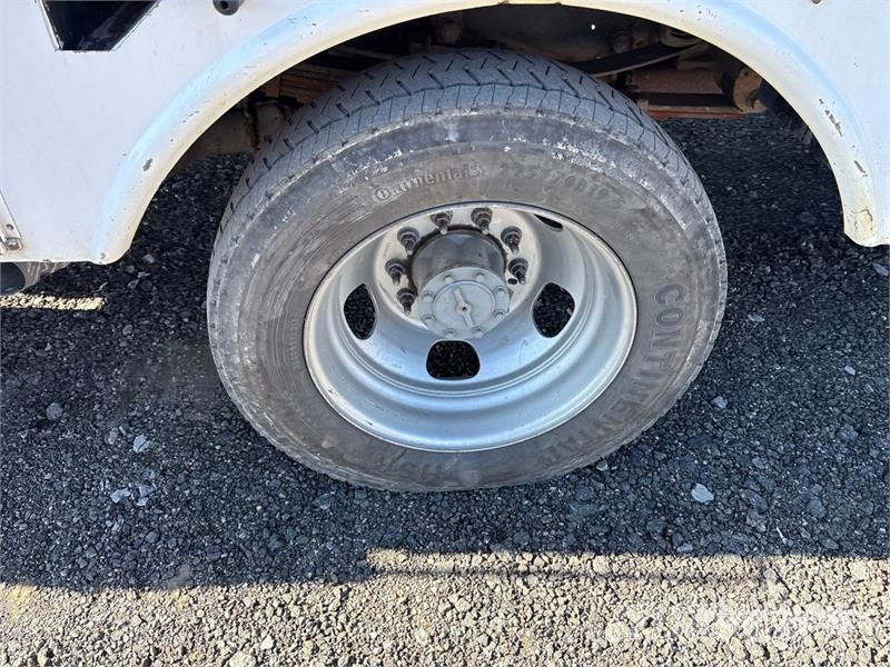 Ford F-550 Truck mounted platforms