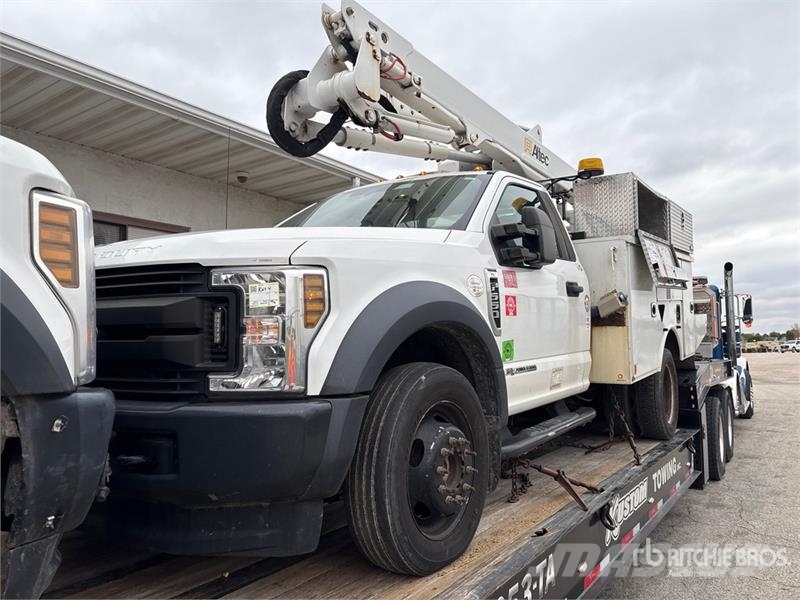 Ford F-550 Autoplošiny