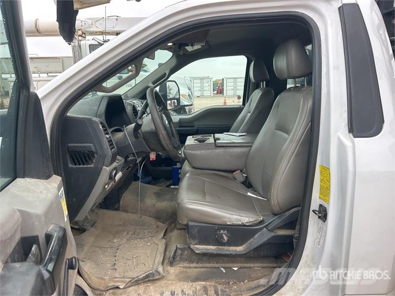 Ford F-550 Pacēlāji uz automašīnas bāzes