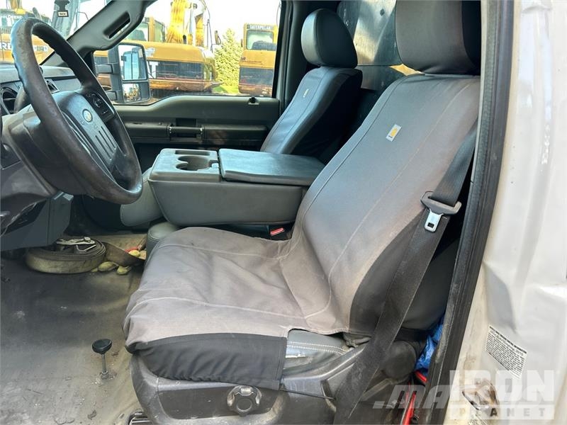 Ford F-550 شاحنات قلابة