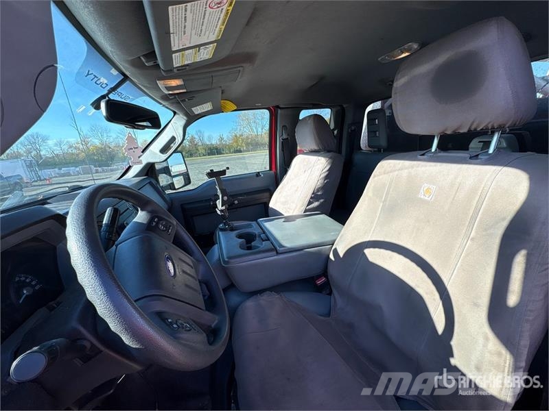 Ford F-550 4x2 Extended Cab Utility Truck Caja abierta/laterales abatibles