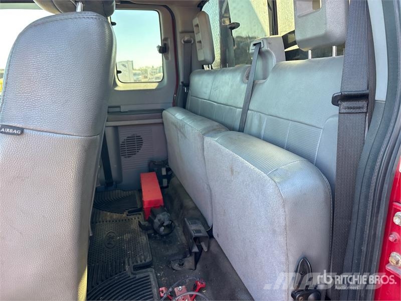 Ford F-550 4x2 Extended Cab Service Truck مركبات الأغراض العامة