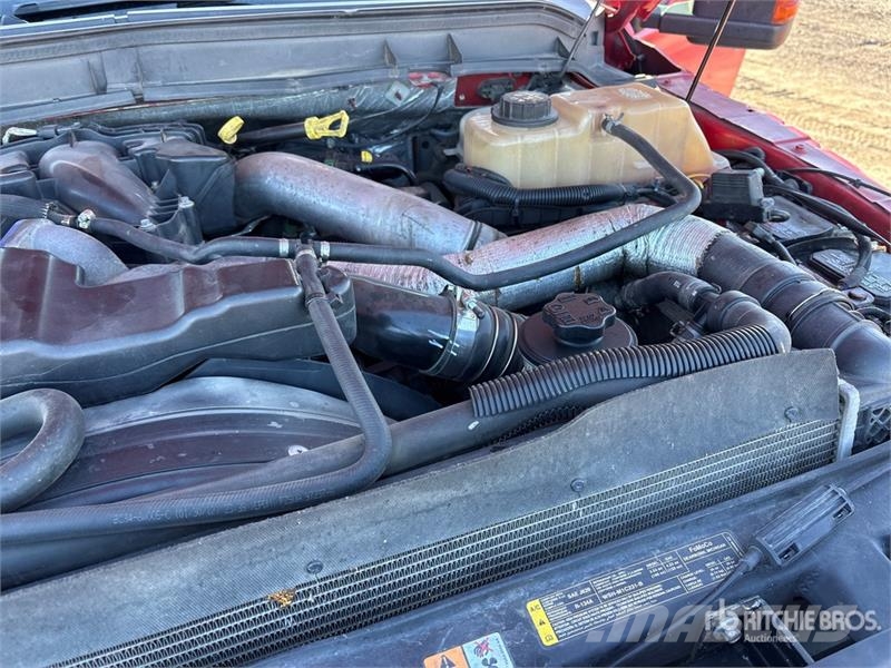Ford F-550 4x2 Extended Cab Utility Truck Caja abierta/laterales abatibles