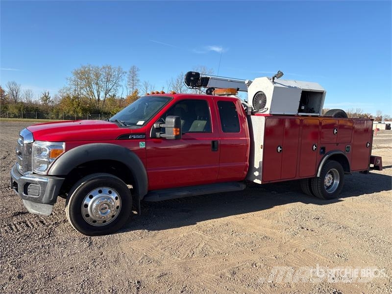 Ford F-550 4x2 Extended Cab Utility Truck Caja abierta/laterales abatibles