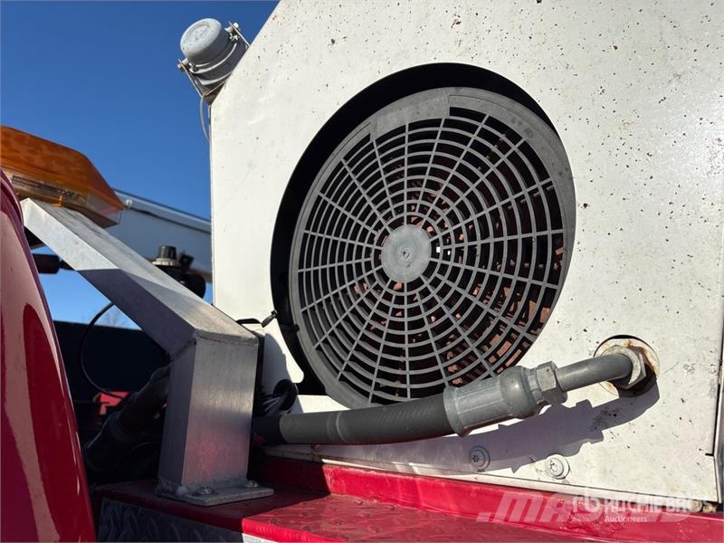 Ford F-550 4x2 Extended Cab Utility Truck Caja abierta/laterales abatibles