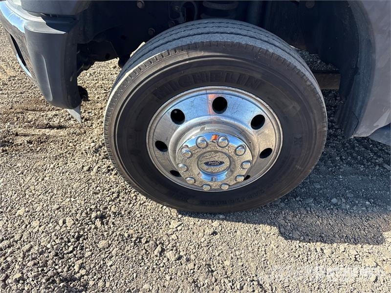 Ford F-550 4x2 Extended Cab Service Truck مركبات الأغراض العامة