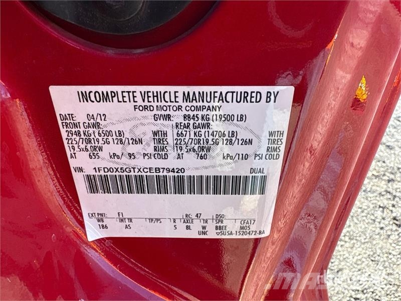 Ford F-550 4x2 Extended Cab Utility Truck Caja abierta/laterales abatibles