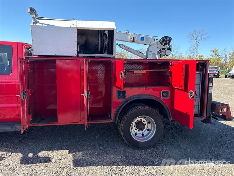 Ford F-550 4x2 Extended Cab Service Truck مركبات الأغراض العامة
