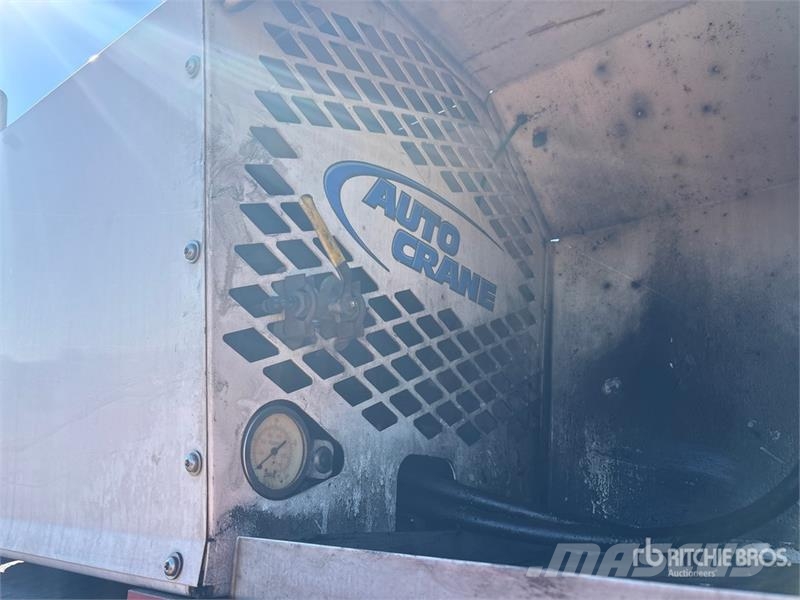 Ford F-550 4x2 Extended Cab Service Truck مركبات الأغراض العامة