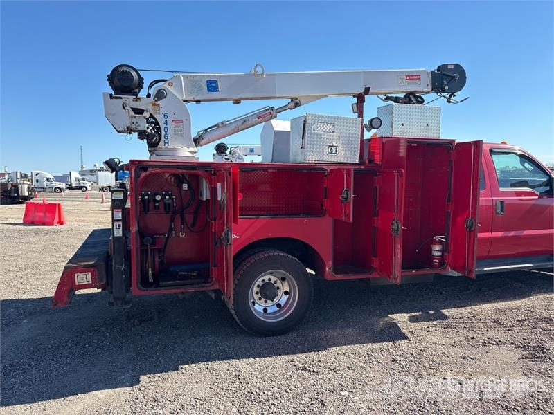 Ford F-550 4x2 Extended Cab Service Truck مركبات الأغراض العامة
