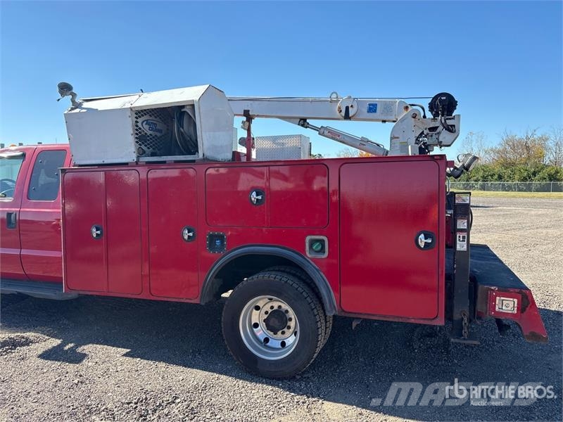 Ford F-550 4x2 Extended Cab Service Truck مركبات الأغراض العامة