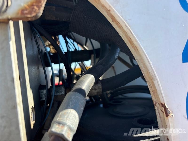 Ford F-550 4x2 Extended Cab Service Truck مركبات الأغراض العامة