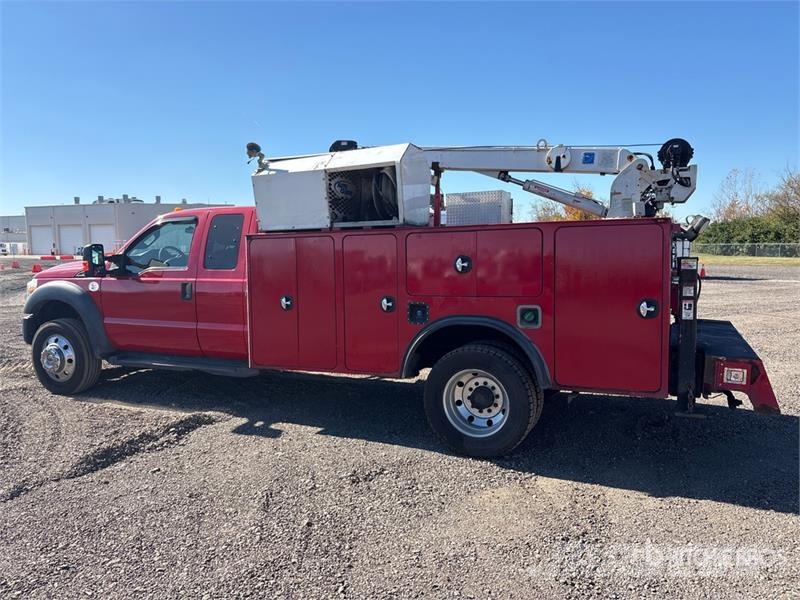 Ford F-550 4x2 Extended Cab Service Truck مركبات الأغراض العامة
