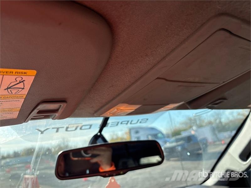 Ford F-550 4x2 Extended Cab Utility Truck Caja abierta/laterales abatibles