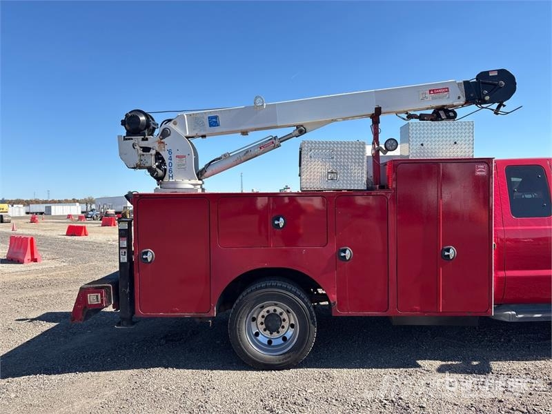 Ford F-550 4x2 Extended Cab Service Truck مركبات الأغراض العامة