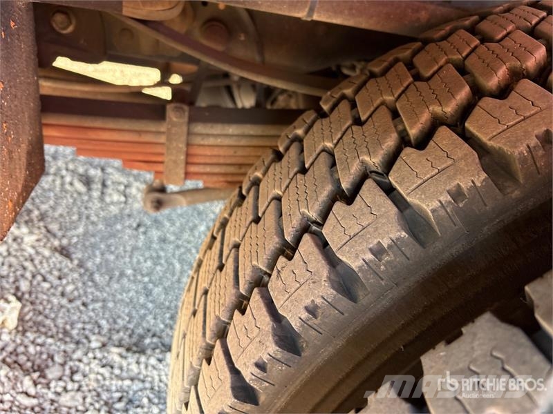 Ford F-550 4x2 Extended Cab Utility Truck Caja abierta/laterales abatibles