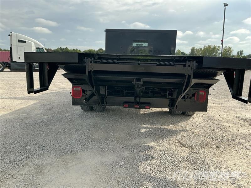 Ford F-550 4x2 Flatbed Truck Camion plateau