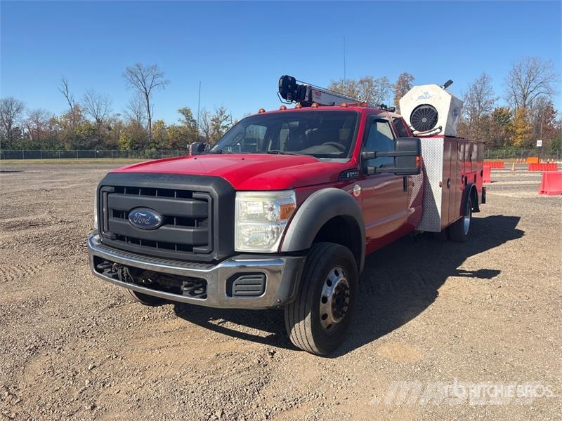 Ford F-550 4x2 Service Truck مركبات الأغراض العامة