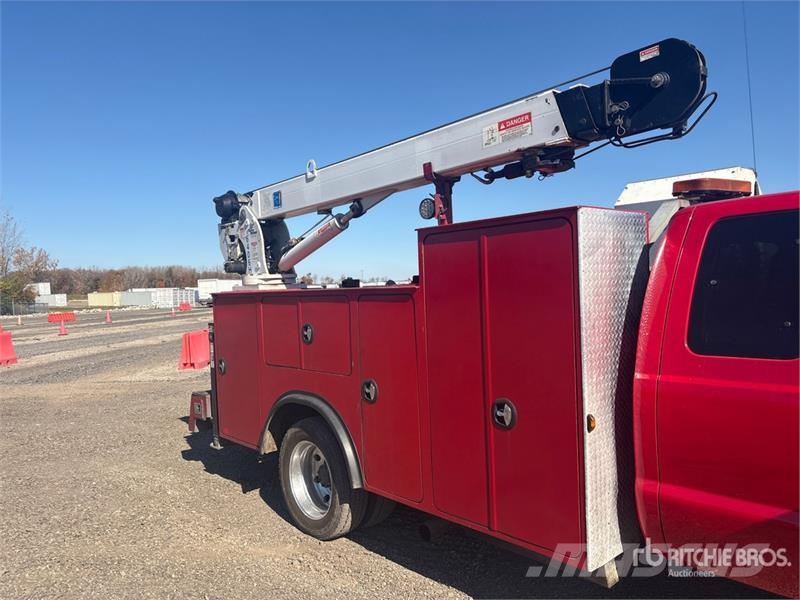 Ford F-550 4x2 Service Truck مركبات الأغراض العامة