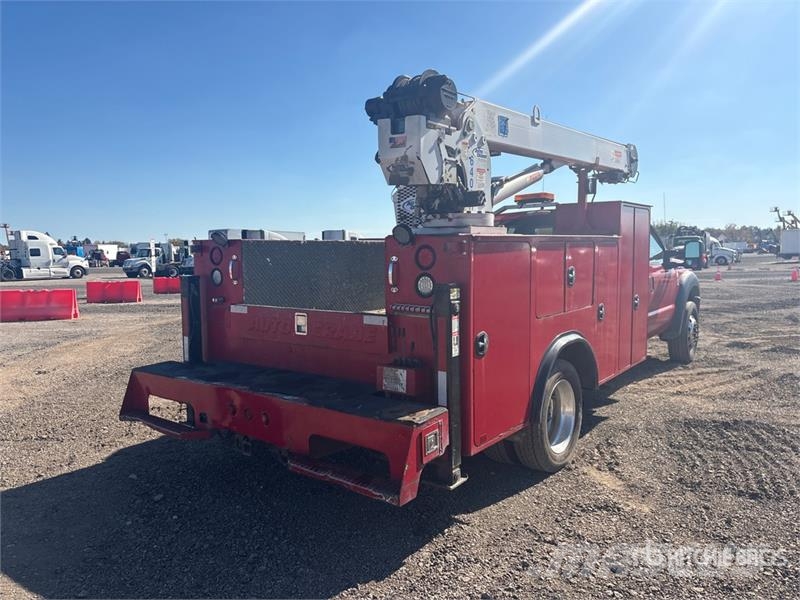 Ford F-550 4x2 Service Truck مركبات الأغراض العامة