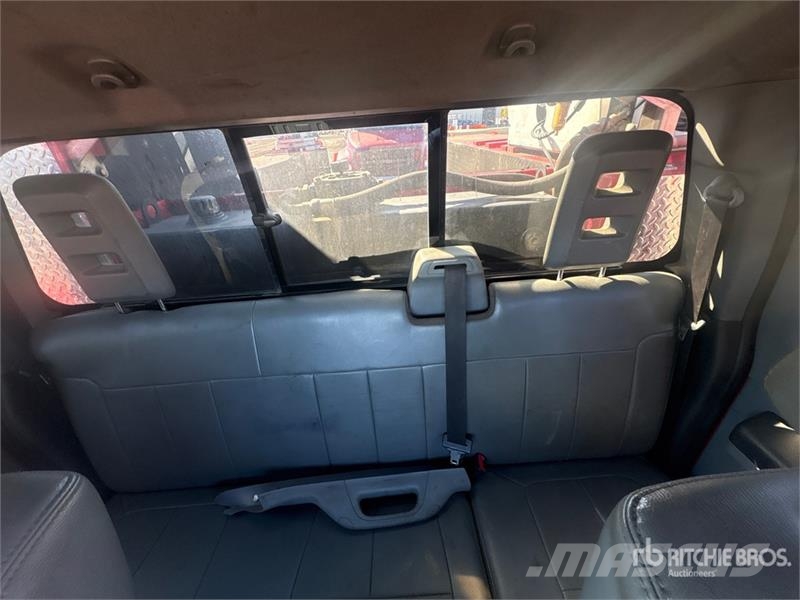 Ford F-550 4x2 Service Truck مركبات الأغراض العامة