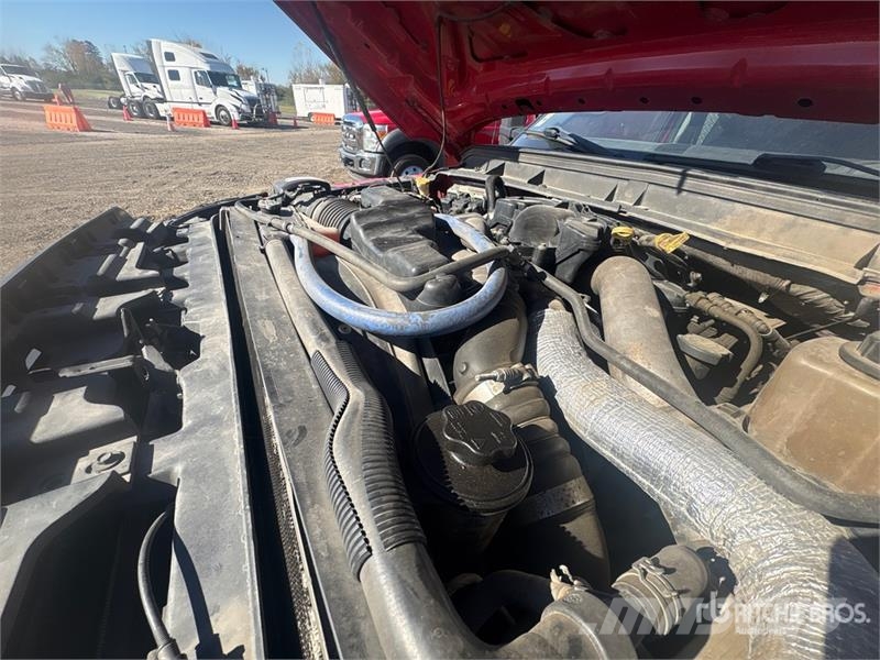 Ford F-550 4x2 Service Truck مركبات الأغراض العامة