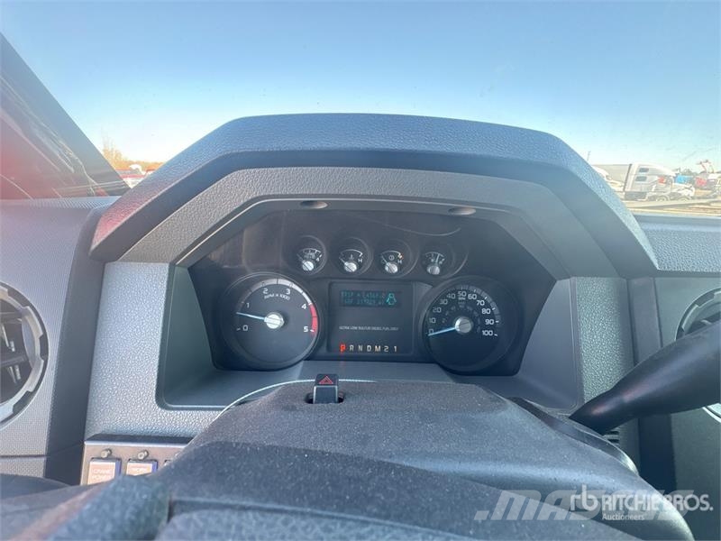 Ford F-550 4x2 Service Truck مركبات الأغراض العامة
