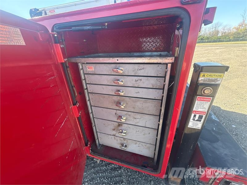 Ford F-550 4x2 Service Truck مركبات الأغراض العامة
