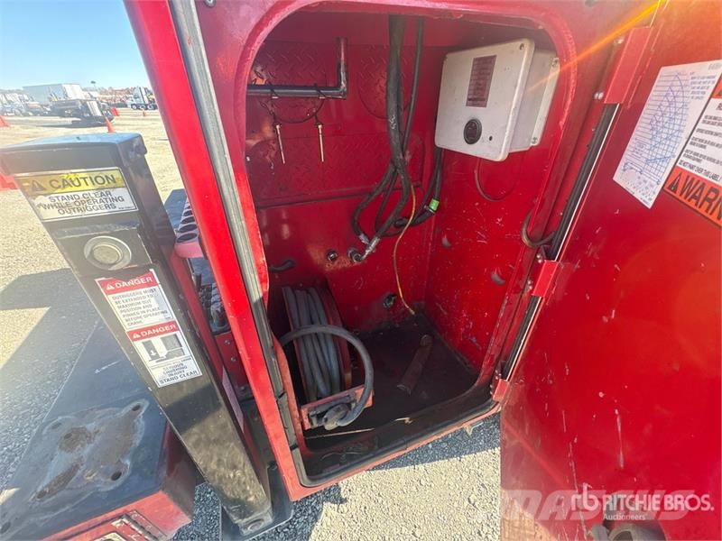 Ford F-550 4x2 Service Truck مركبات الأغراض العامة