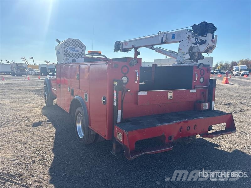 Ford F-550 4x2 Service Truck مركبات الأغراض العامة