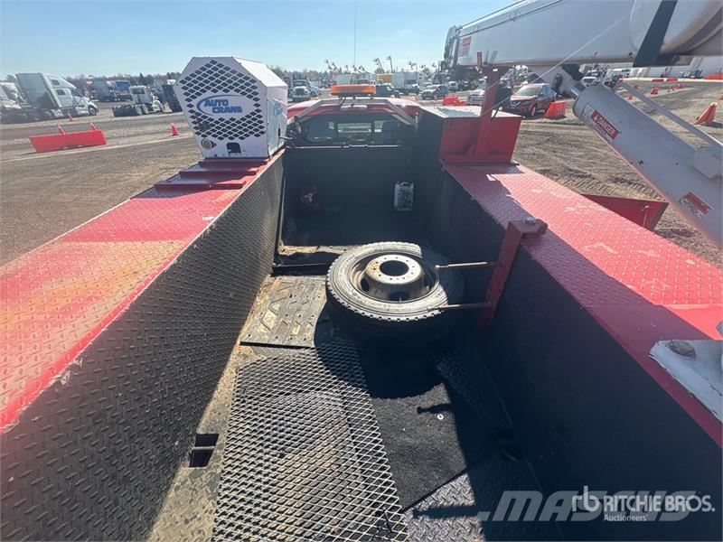 Ford F-550 4x2 Service Truck مركبات الأغراض العامة