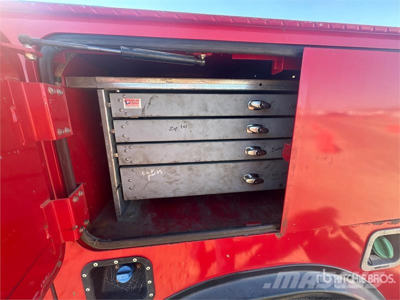 Ford F-550 4x2 Service Truck مركبات الأغراض العامة