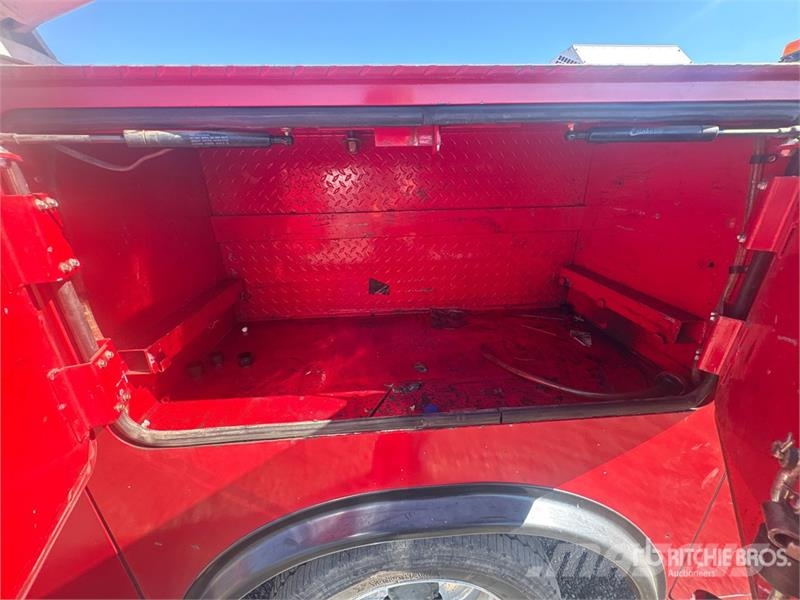 Ford F-550 4x2 Service Truck مركبات الأغراض العامة