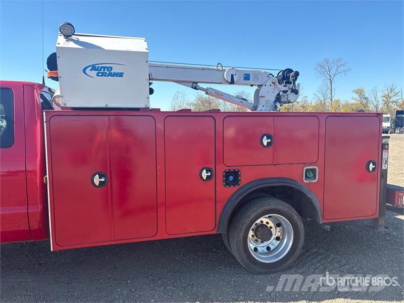 Ford F-550 4x2 Service Truck مركبات الأغراض العامة