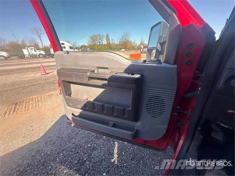 Ford F-550 4x2 Service Truck مركبات الأغراض العامة