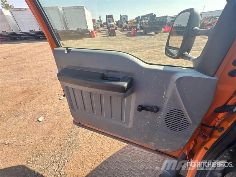 Ford F-550 4x2 Utility Truck Ldv/dropside