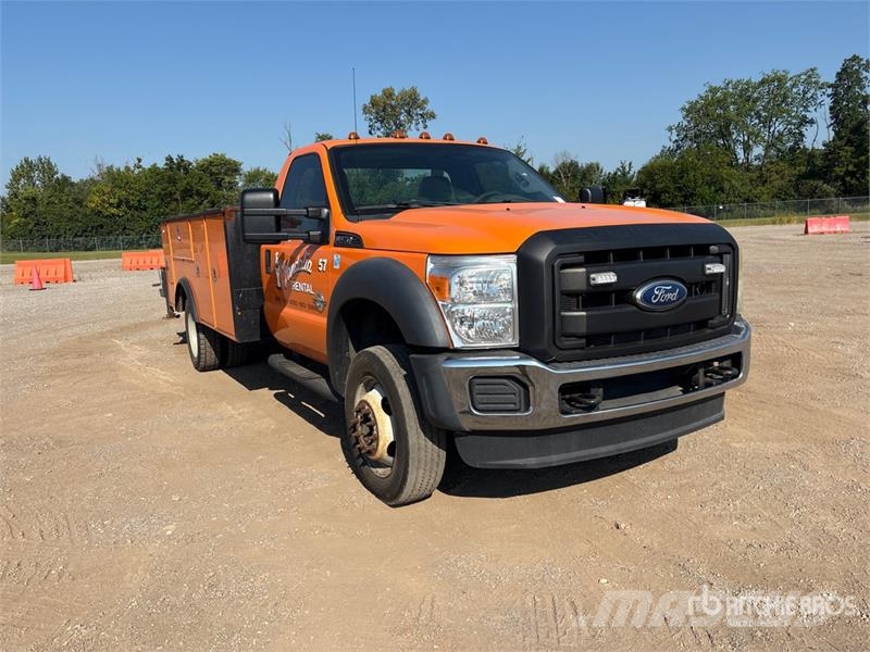 Ford F-550 4x2 Utility Truck Пікапи / Бічне розвантаження