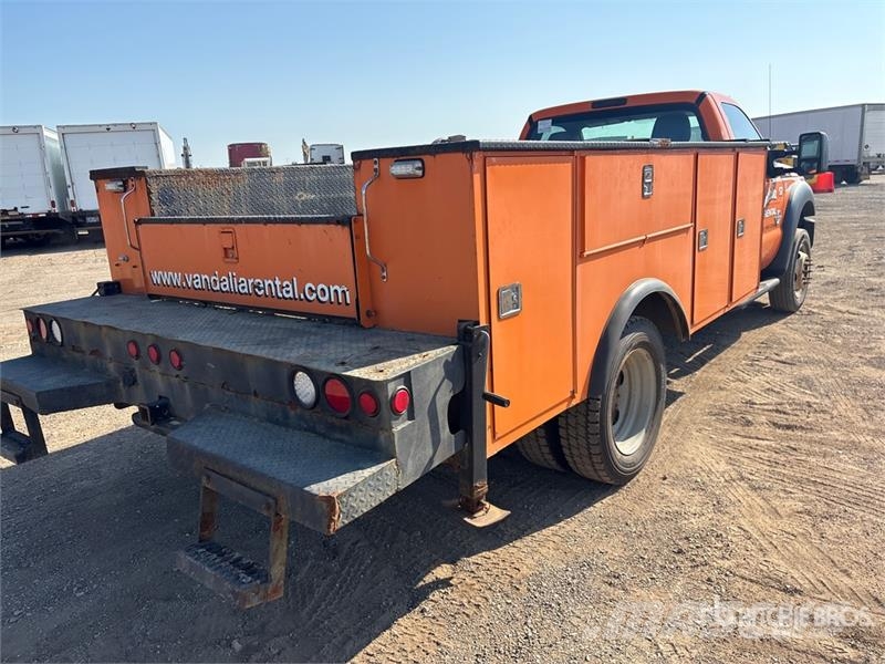 Ford F-550 4x2 Utility Truck Пікапи / Бічне розвантаження