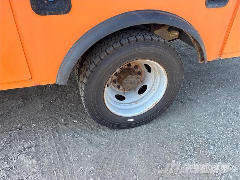 Ford F-550 4x2 Utility Truck Пікапи / Бічне розвантаження