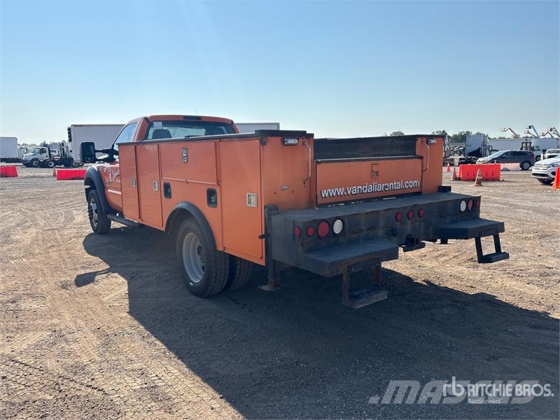 Ford F-550 4x2 Utility Truck Пікапи / Бічне розвантаження