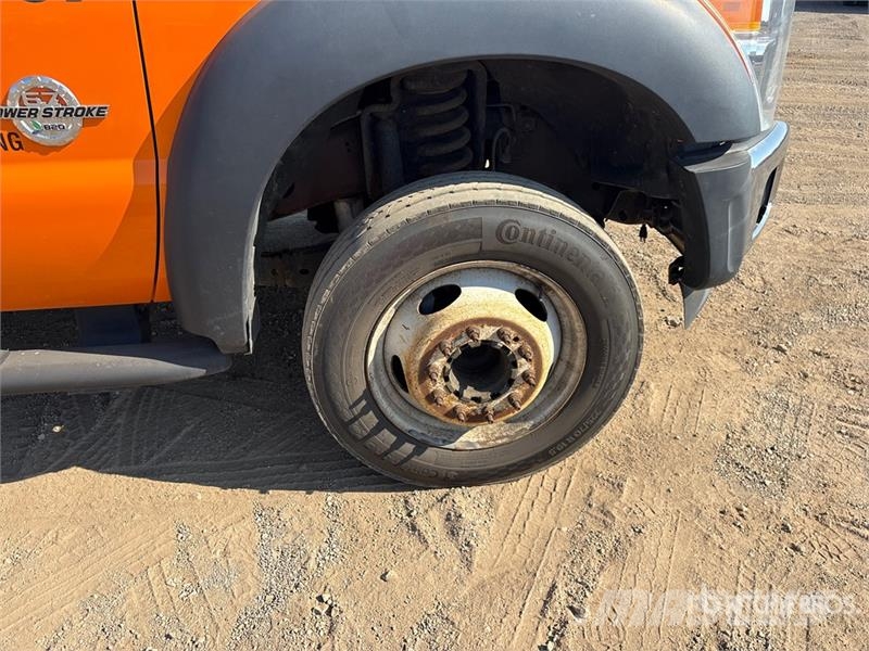 Ford F-550 4x2 Utility Truck Пікапи / Бічне розвантаження